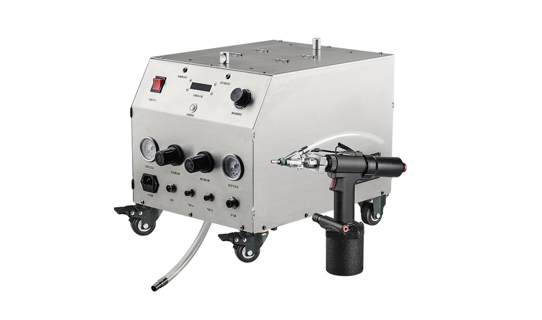 Antec auto-feed riveting gun supplied with matching rivets